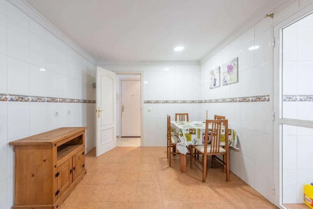 Venta de piso en Calle Jimena, Estepona
 photo 3