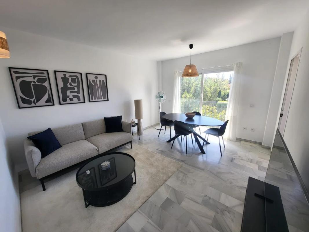 Venta de piso en Avenida de los Andaluces, 51, Estepona
photo 1