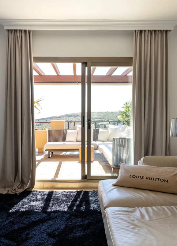 Sale of apartment in Barrio Paraiso-Barronal, Estepona
photo 3