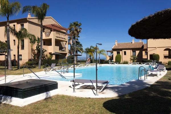 Apartment for sale in Barrio Parque Central, Estepona thumbnail 1