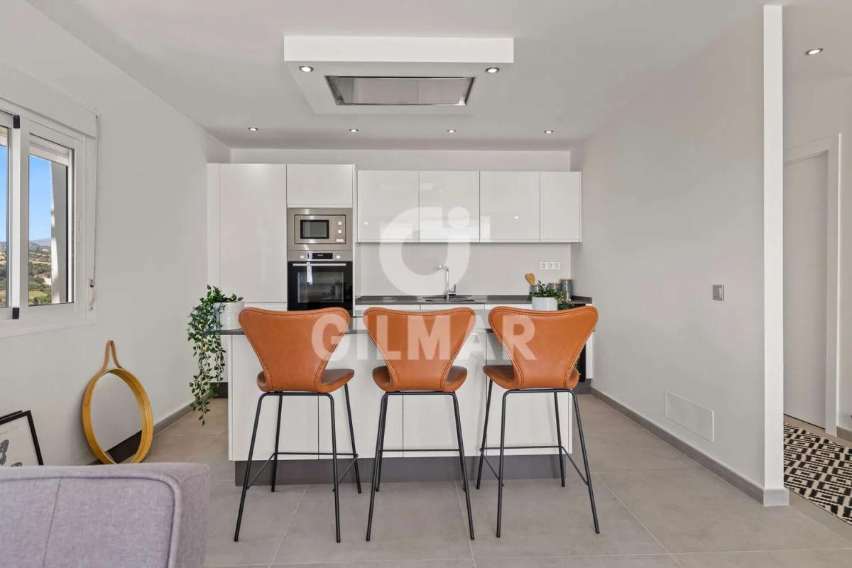 Venta de duplex en Urbanizacion Bahia de Estepona, Estepona photo 5