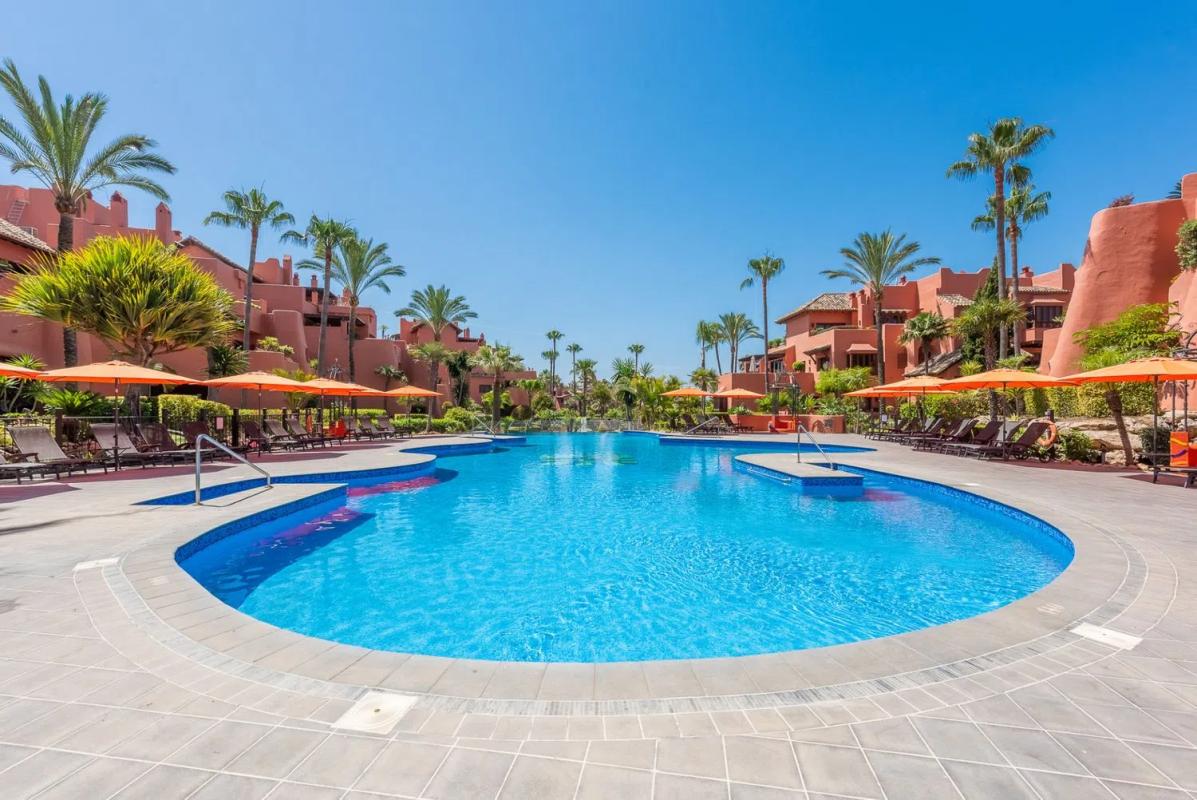 Sprzedaż duplexu w Barrio Guadalmansa, Estepona photo 1