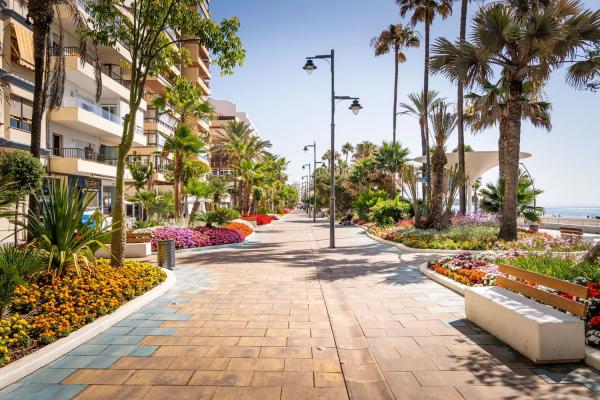 Apartment for sale in Calle Cardenal Herrera Oria s/n, Estepona photo 1