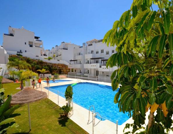 Piso en venta en  Calle Villa Borghese, 3, Estepona photo 1