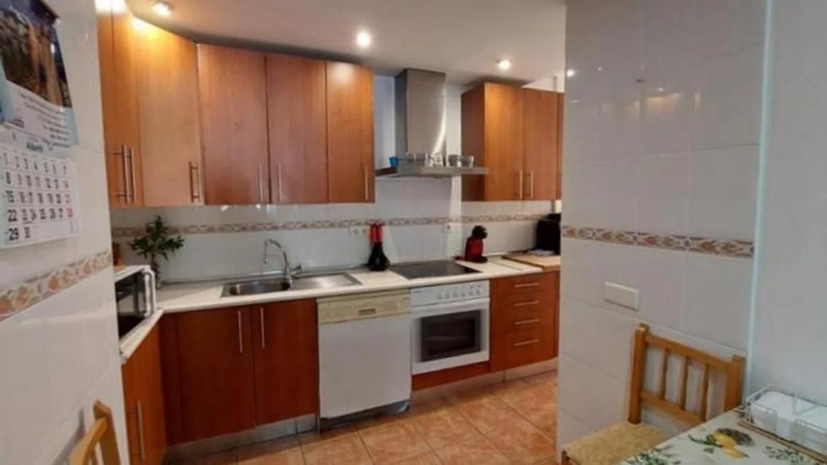 Venta de piso en Barrio Zona Calvario, Estepona
 photo 3