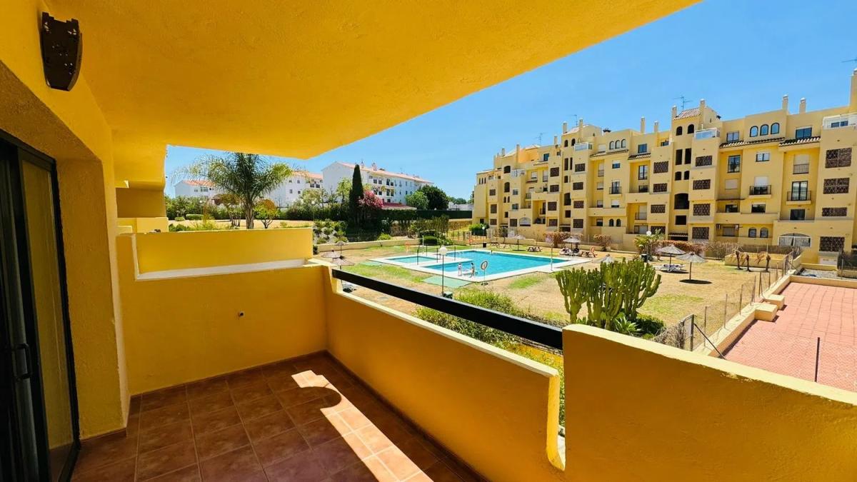 Sprzedaż mieszkania w Calle Alfarnate, 7, Estepona
photo 3