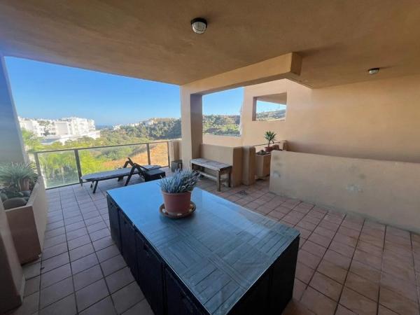 Mieszkanie na sprzedaż w Barrio El Velerín, Estepona photo 1