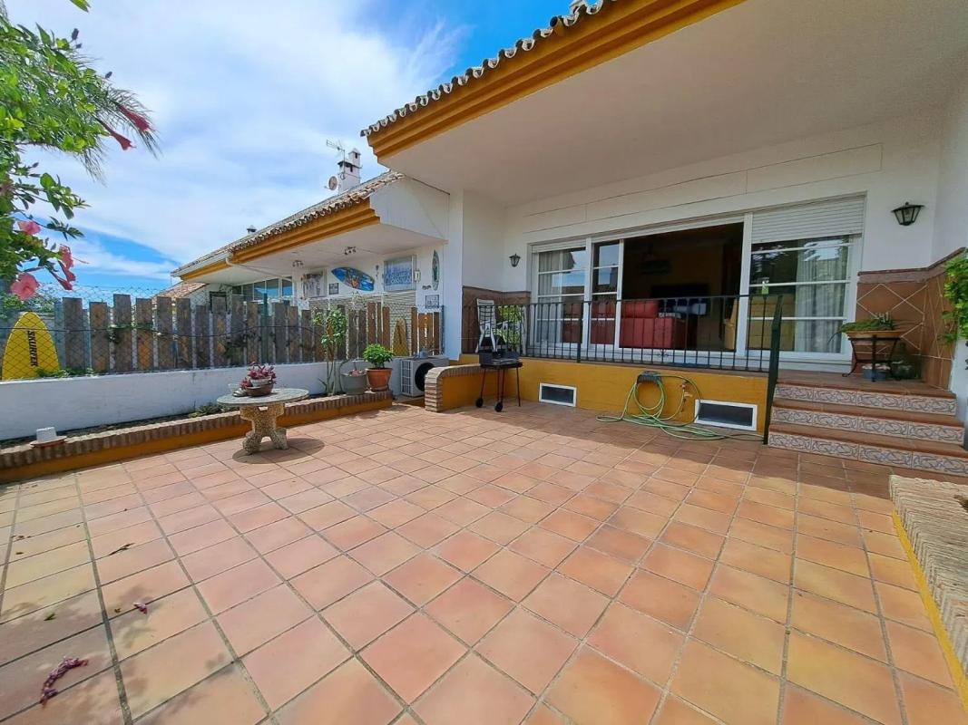 Продажа отдельного шале в  Calle Monte Biarritz, Эстепона photo 3