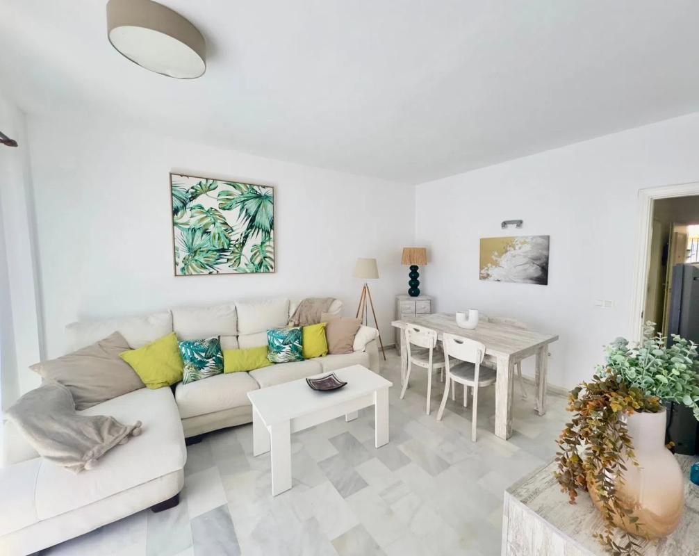 Venta de piso en Avenida de los Andaluces, 51, Estepona
photo 2