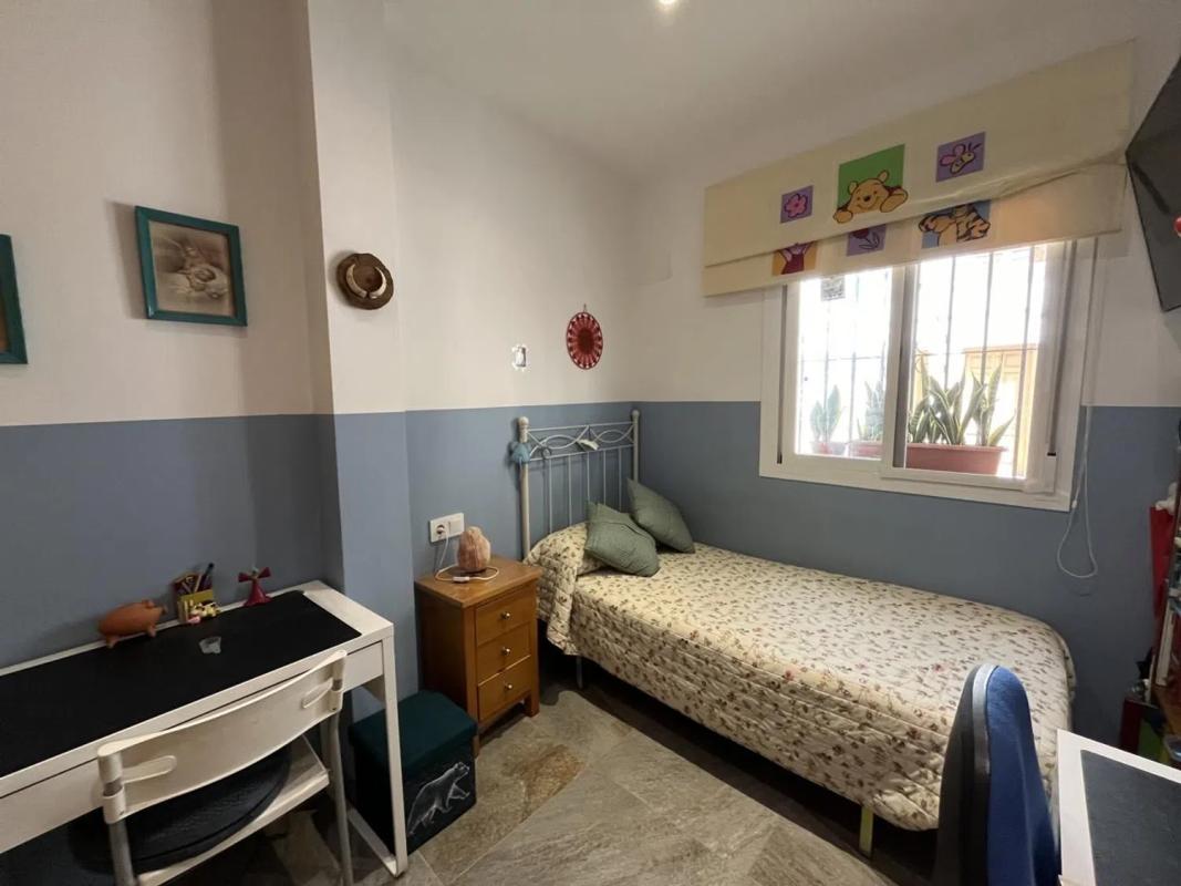 Sale of independent chalet in Calle Zaragoza, Estepona
photo 4