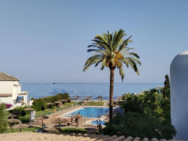 Продажа квартиры в Urbanizacion Bahia de Estepona, 153, Эстепона photo 1