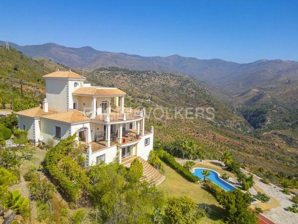 Коттедж на продажу в  Altos de Estepona, Эстепона photo 2