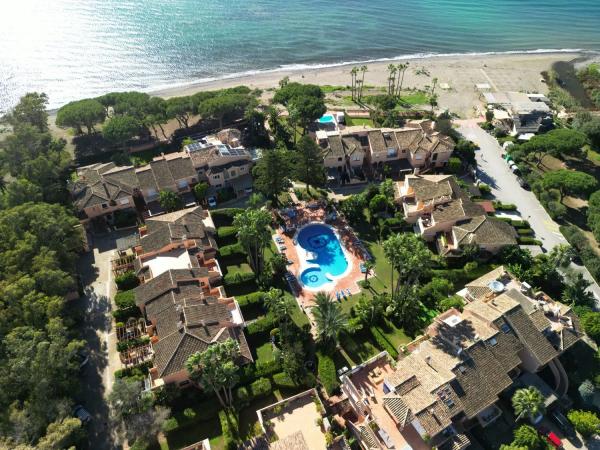 Duplex en venta en Avenida de la Playa, 9 -1, Estepona photo 1