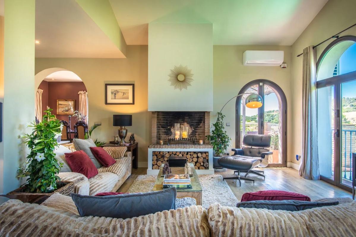 Sale of independent chalet in Avenida DE LAS NACIONES, Estepona
photo 3