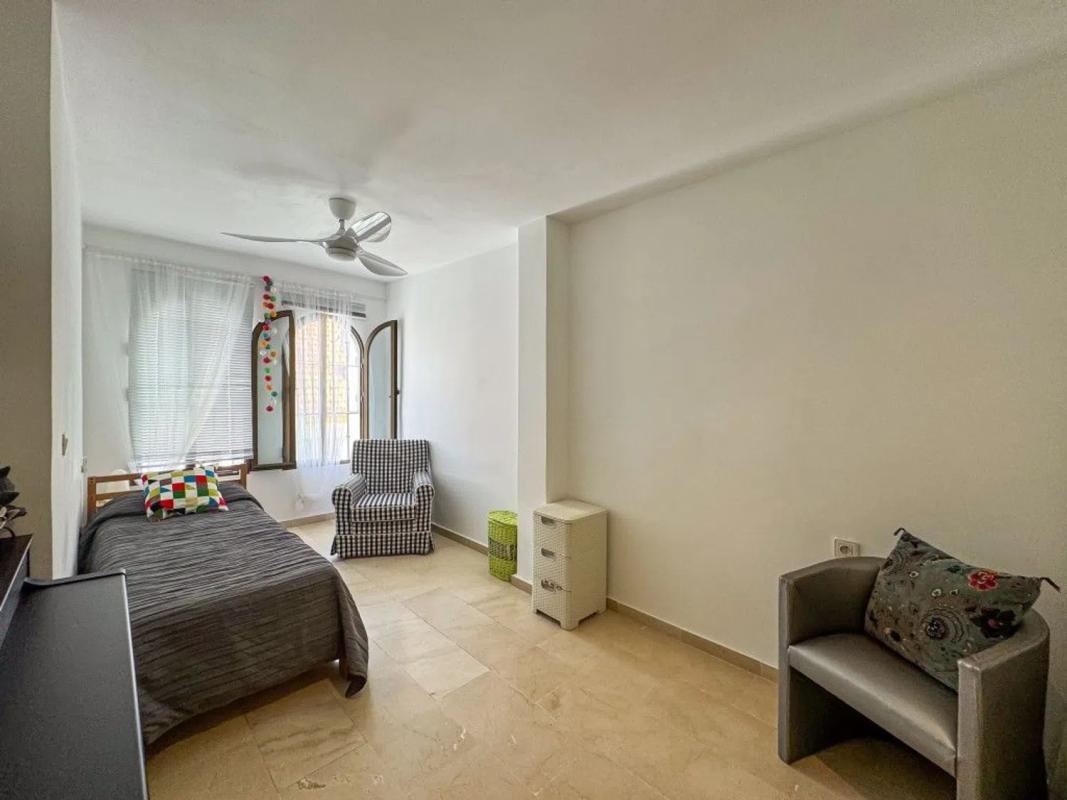 Продажа отдельного шале в Barrio Puerto de Estepona, Эстепона photo 3