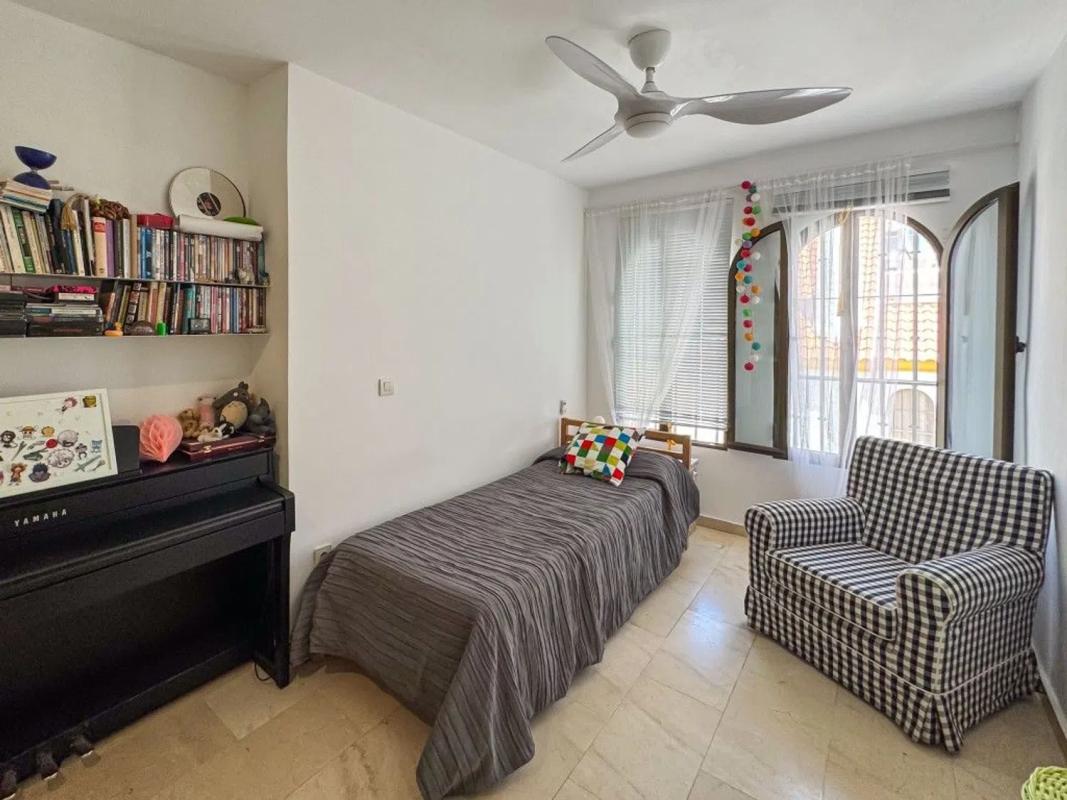 Продажа отдельного шале в Barrio Puerto de Estepona, Эстепона photo 4
