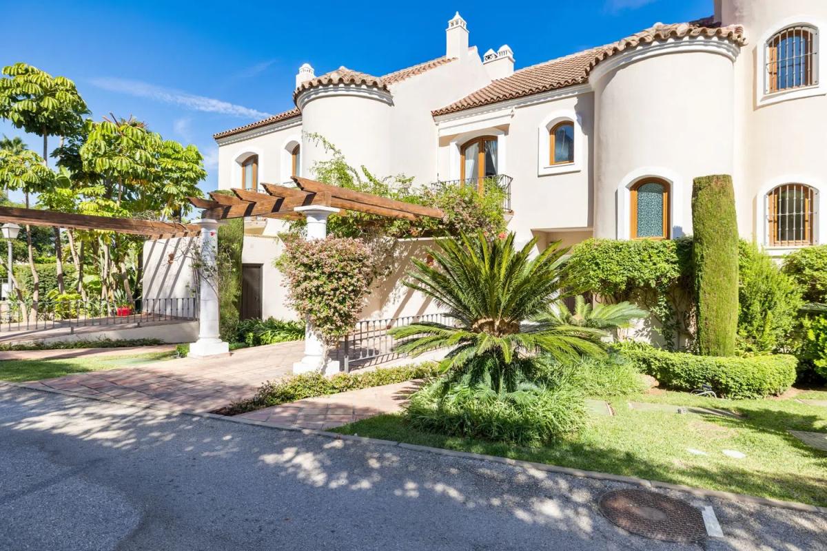 Venta de chalet independiente en Paraiso Hills s/n, Estepona
photo 2