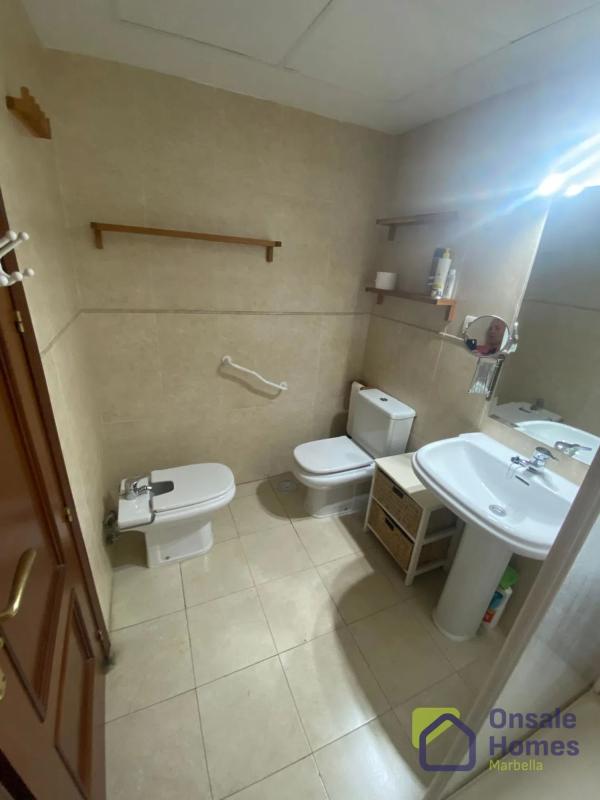 Sale of apartment in Calle Parque Central s/n, Estepona
 photo 4