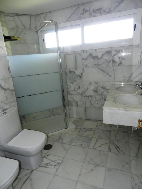 Venta de chalet independiente en Calle Moscu, Estepona
photo 4