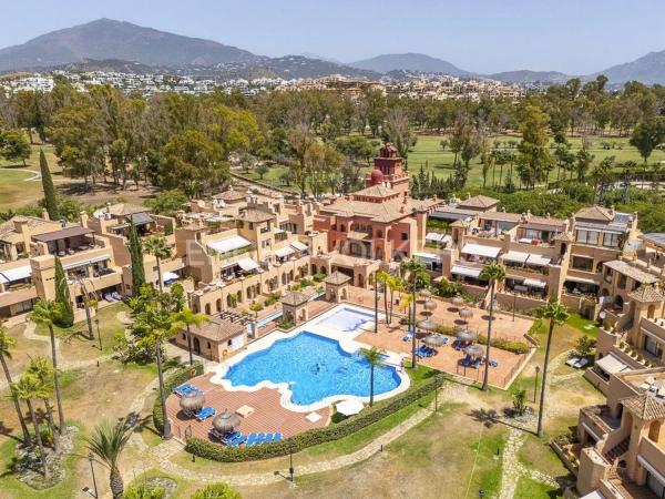 Mieszkanie na sprzedaż w Barrio Nueva Atalaya, Estepona photo 1