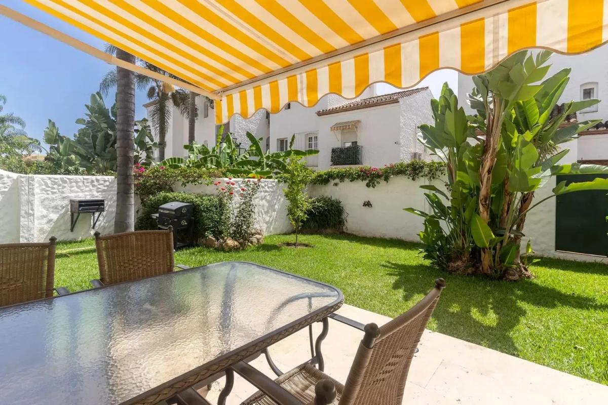 Sale of apartment in Barrio Paraiso-Barronal, Estepona
photo 1