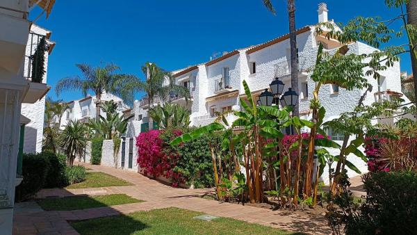 Apartment for sale in  Barrio Paraiso-Barronal, Estepona photo 3