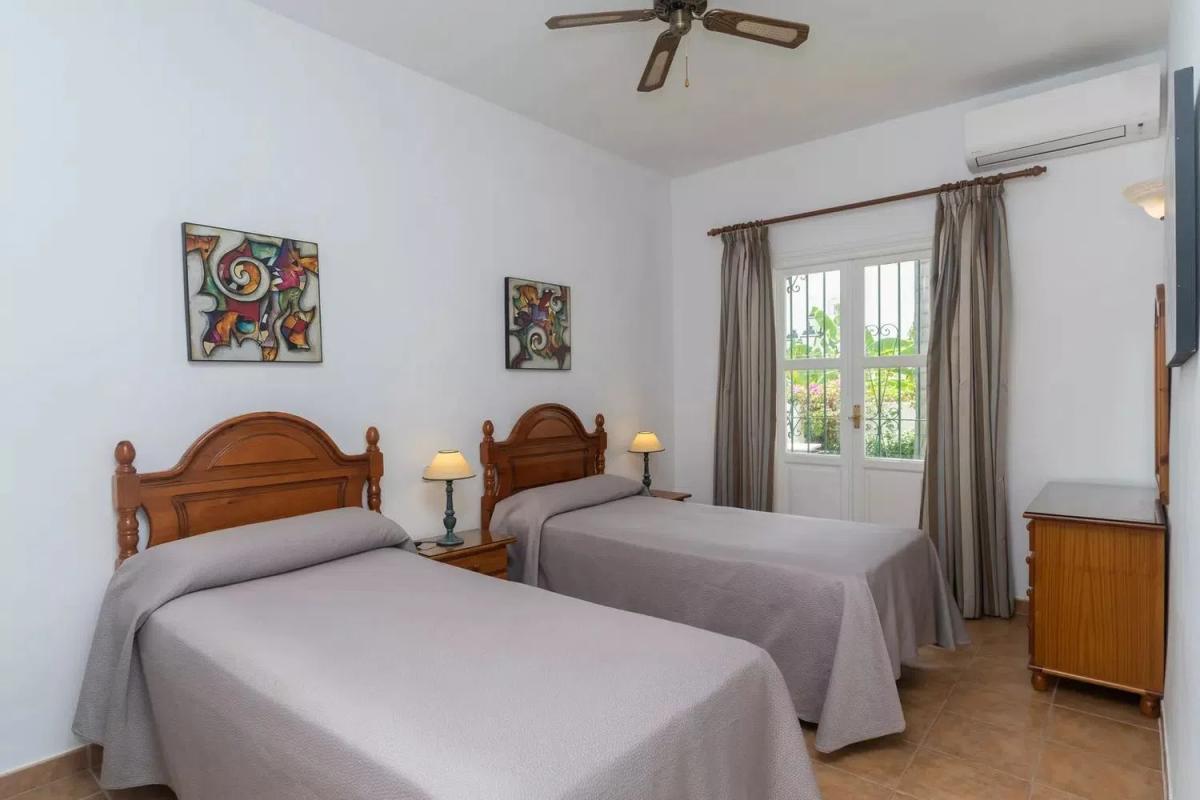 Sale of apartment in Barrio Paraiso-Barronal, Estepona
photo 4