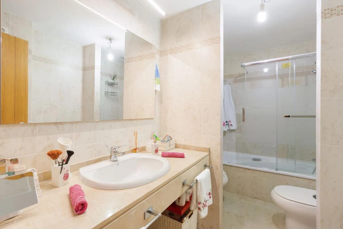 Venta de piso en Calle Igualeja, Estepona
photo 3