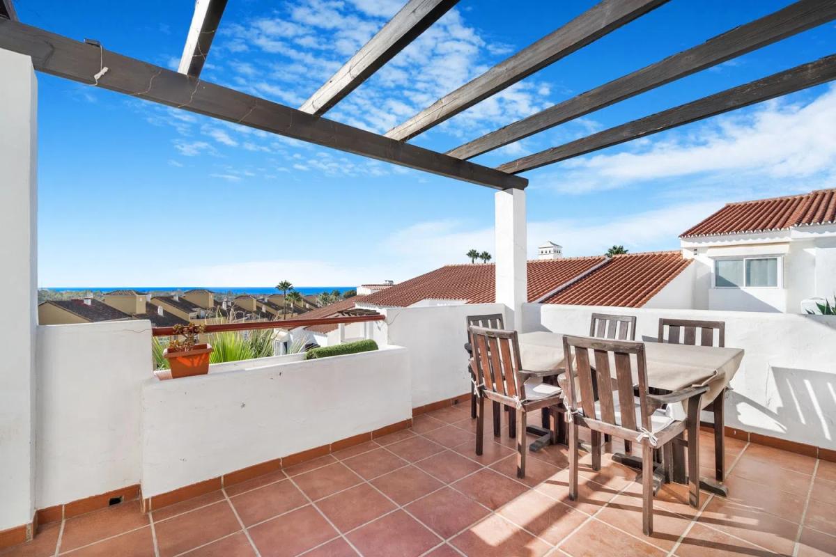 Venta de ático en Calle Hinojo, 5, Estepona photo 1