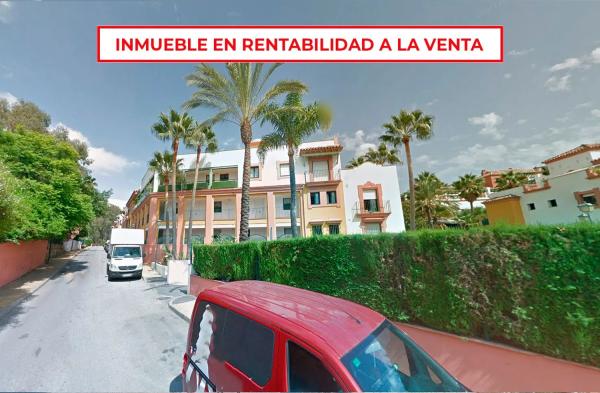Piso en venta en Calle Pico de los Reales, Estepona photo 1