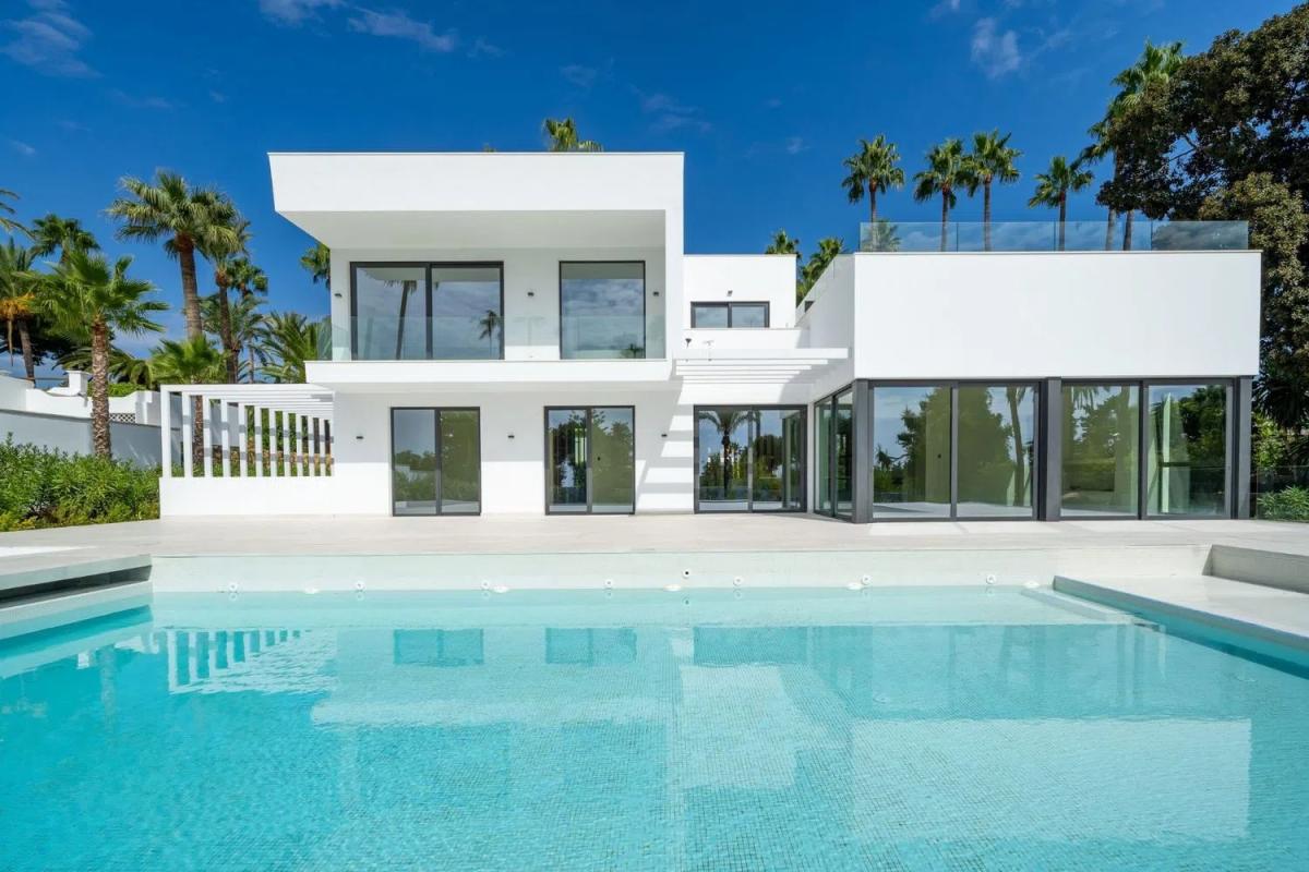Sprzedaż niezależnego domku jednorodzinnego w Barrio Paraiso-Barronal, Estepona photo 1