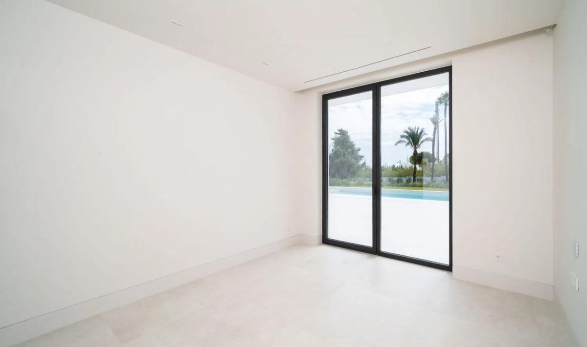 Sprzedaż niezależnego domku jednorodzinnego w Barrio Paraiso-Barronal, Estepona photo 4