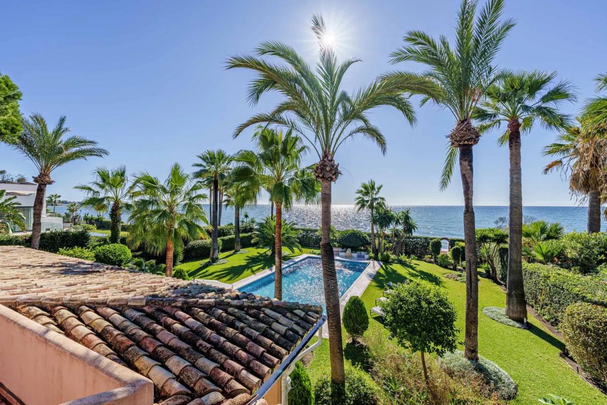 Venta de chalet independiente en Barrio Paraiso-Barronal, Estepona
photo 1