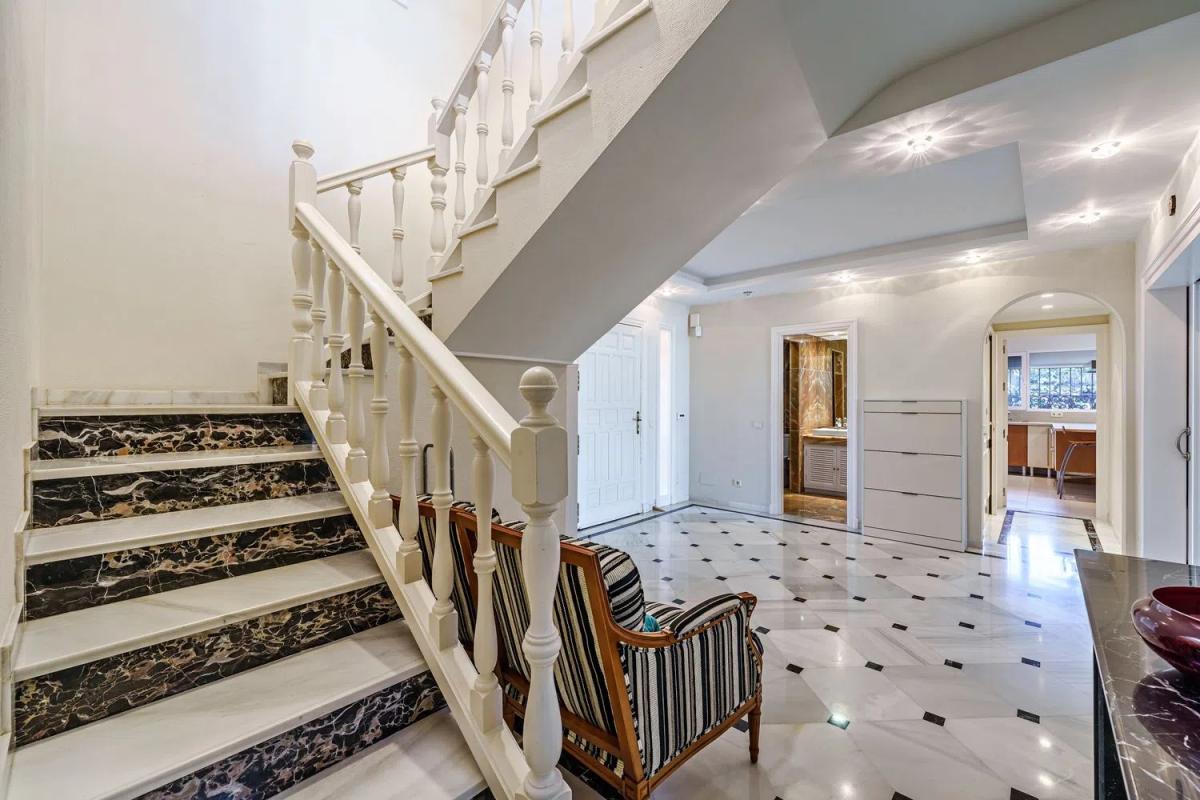 Venta de chalet independiente en Barrio Paraiso-Barronal, Estepona
photo 3