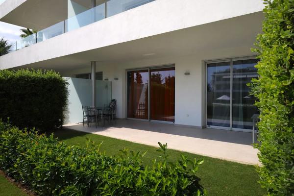 Piso en venta en Avenida de Bel-Air, 3 a, Estepona photo 1