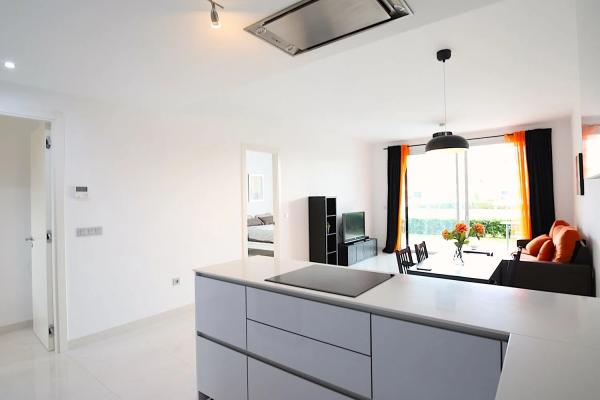 Piso en venta en Avenida de Bel-Air, 3 a, Estepona thumbnail 2