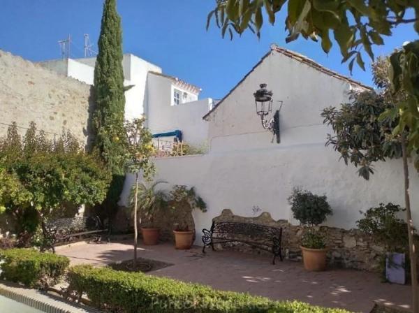 Detached villa for sale in  Barrio Centro, Estepona photo 1