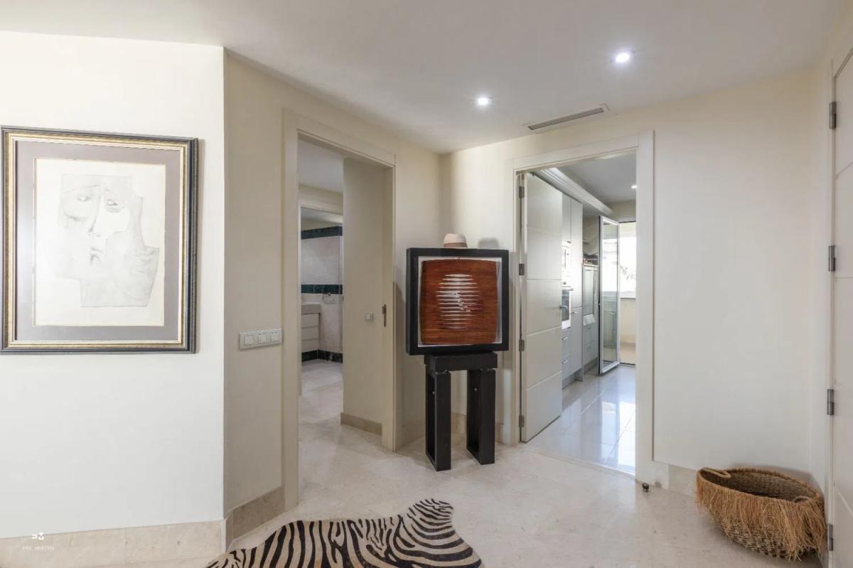 Sale of apartment in Calle Ganges, Estepona
photo 3