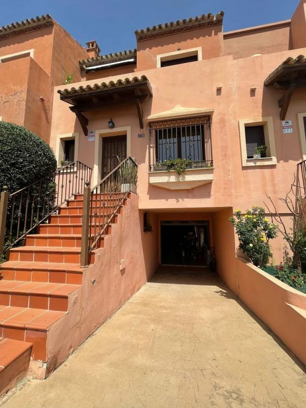 Venta de chalet independiente en Urbanizacion Santa Maria, Estepona
photo 1