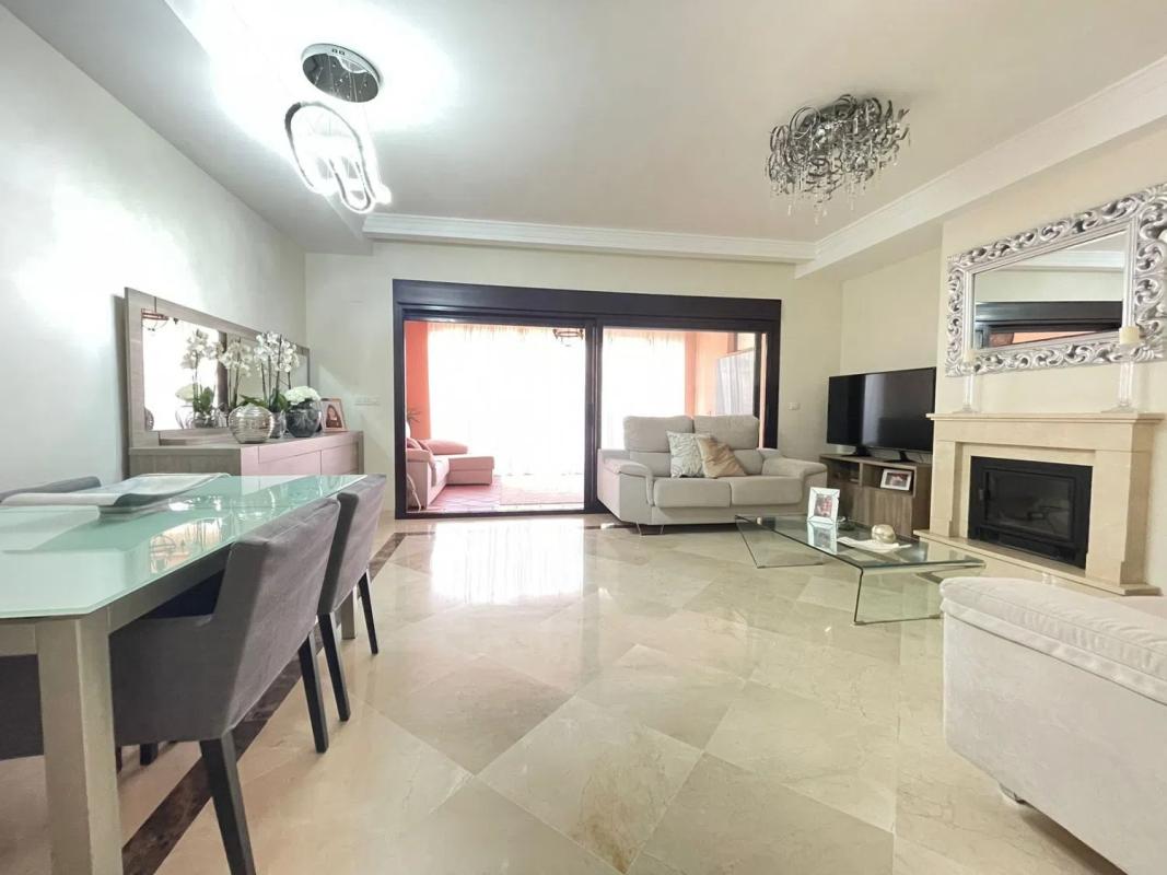 Venta de chalet independiente en Urbanizacion Santa Maria, Estepona
photo 2