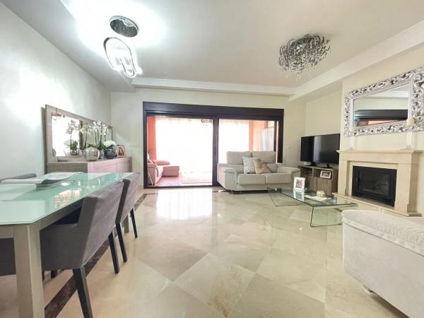 Chalet independiente en venta en  Urbanizacion Santa Maria, Estepona photo 2