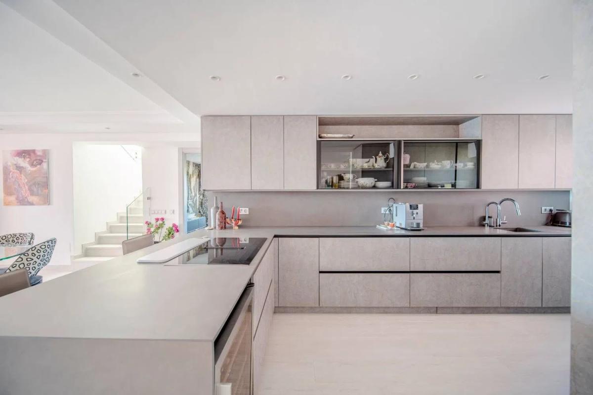 Sale of apartment in Barrio Guadalmansa, Estepona
 photo 3