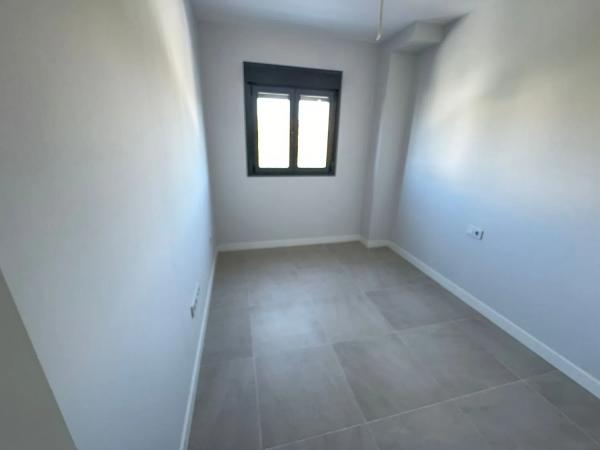 Mieszkanie na sprzedaż w Calle Cartama, 2, Estepona thumbnail 2