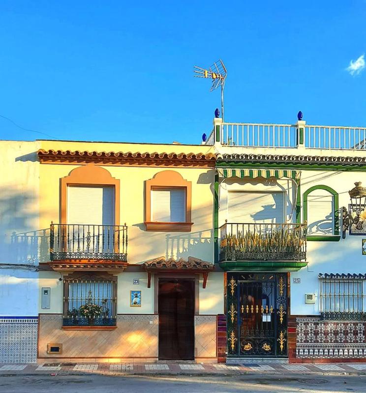 Sprzedaż niezależnego domku jednorodzinnego w  Calle Cristóbal Colón, 23, Estepona photo 2