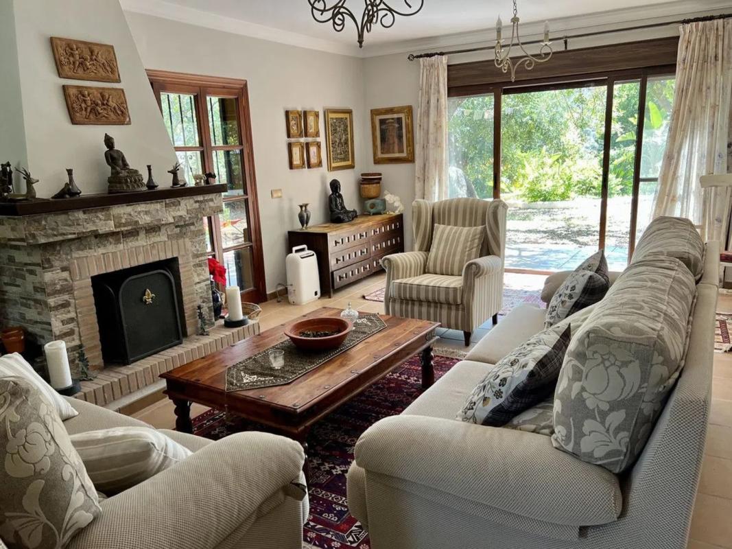 Venta de chalet independiente en Barrio El Velerín, Estepona
photo 2