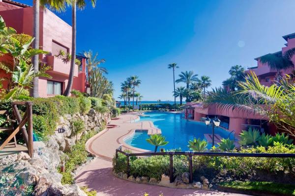 Mieszkanie na sprzedaż w Urbanización Playa Guadalmansa, 311, Estepona photo 1
