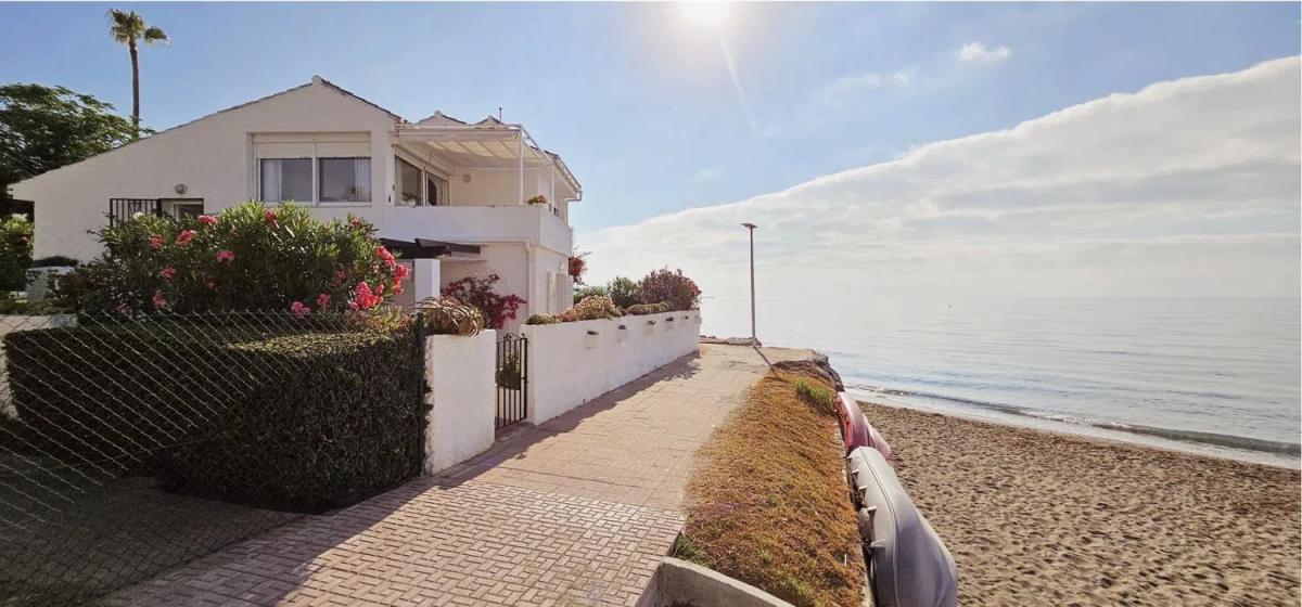 Venta de chalet independiente en Calle Miami, 2, Estepona
photo 2