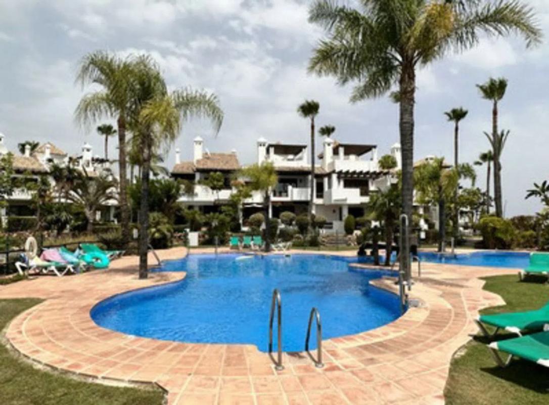 Sale of independent chalet in Carretera de Benahavis, Estepona
photo 1
