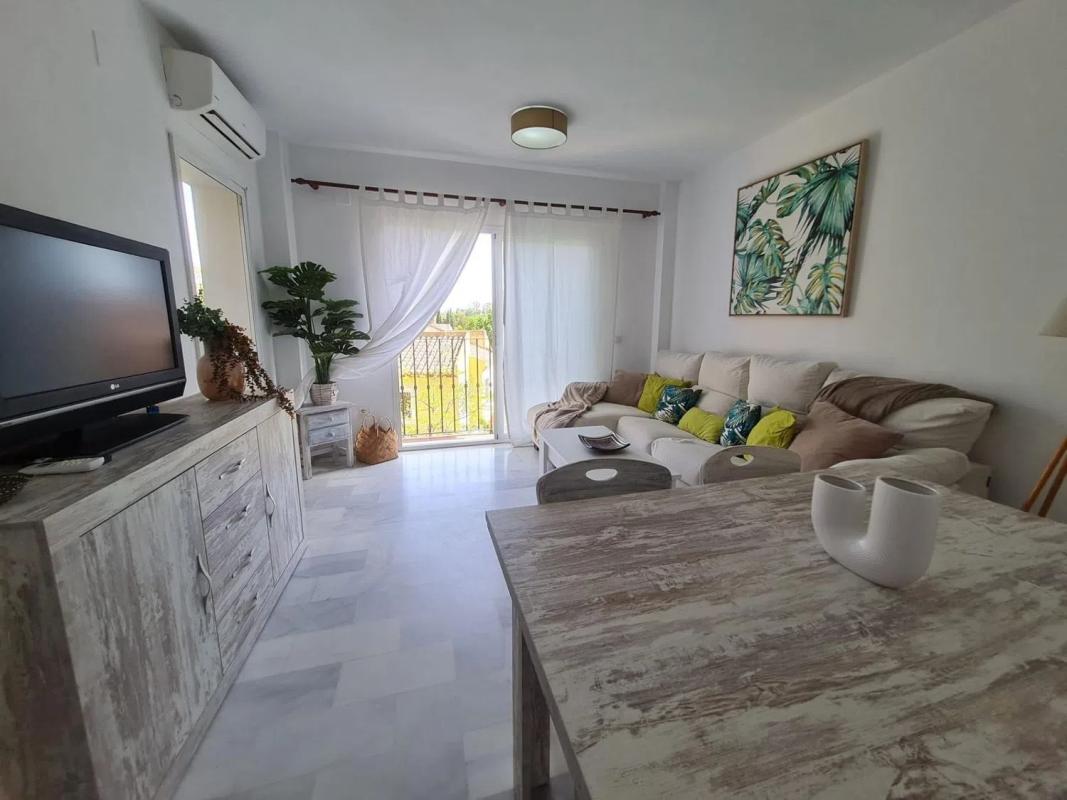 Sale of apartment in Avenida de los Andaluces, Estepona
photo 1