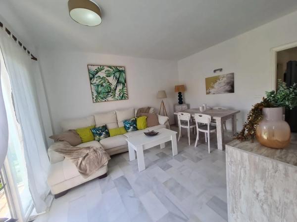 Apartment for sale in  Avenida de los Andaluces, Estepona photo 2